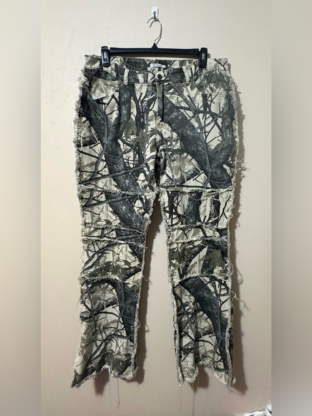 Kreamy Women’s  Distressed Camo Cargo Pants Green/Black 3x